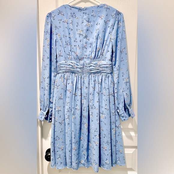 Gal Meets Glam Long Sleeve Kelsey A-line Mini Dress in Periwinkle Floral - Picture 7 of 13
